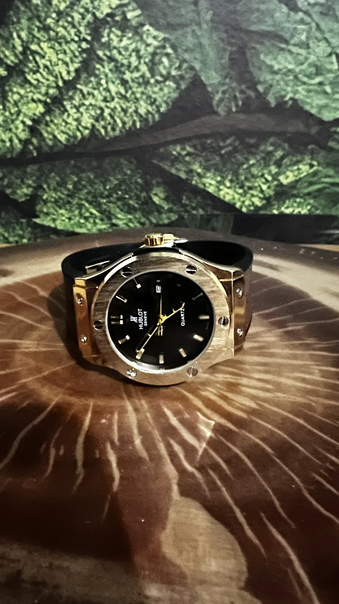 Relógio Hublot Masculino com Design Robusto e Subdials