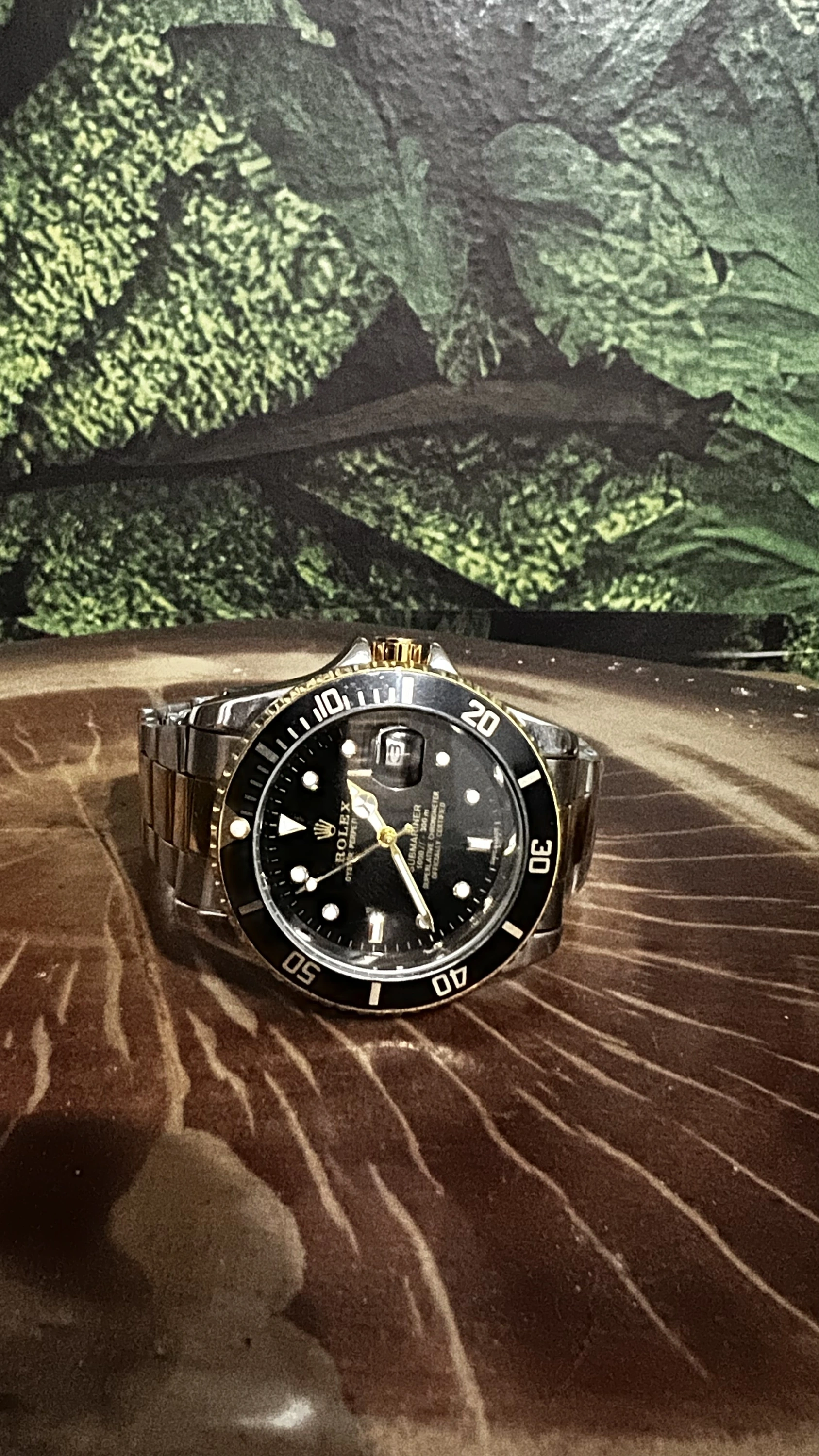Relógio Rolex Submariner Preto e Dourado
