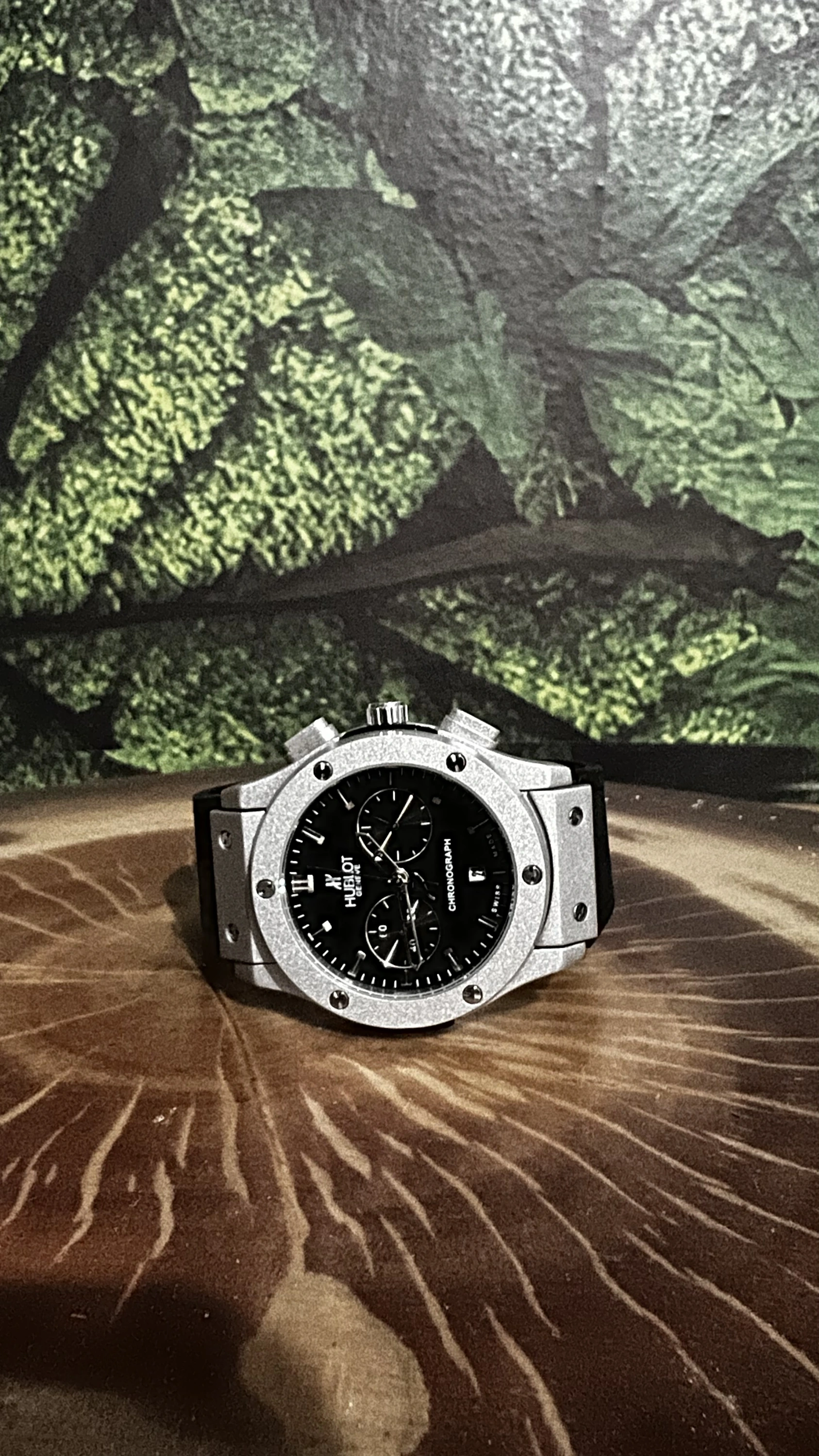 Relógio Hublot Masculino com Design Robusto e Subdials